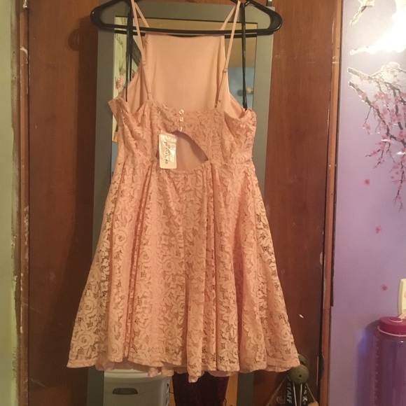 BRAND NEW!! Blush colored Forever 21 sun dress - Picture 2 of 4